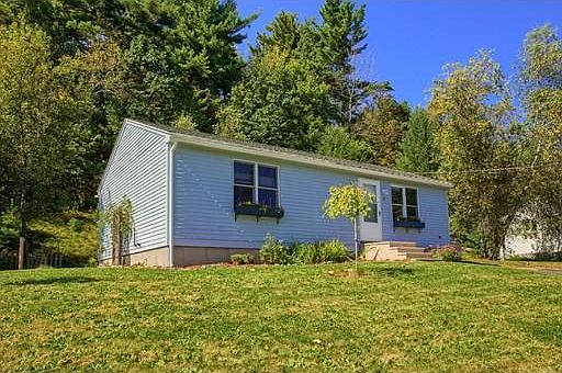 1st image of 84 Fernwood Dr