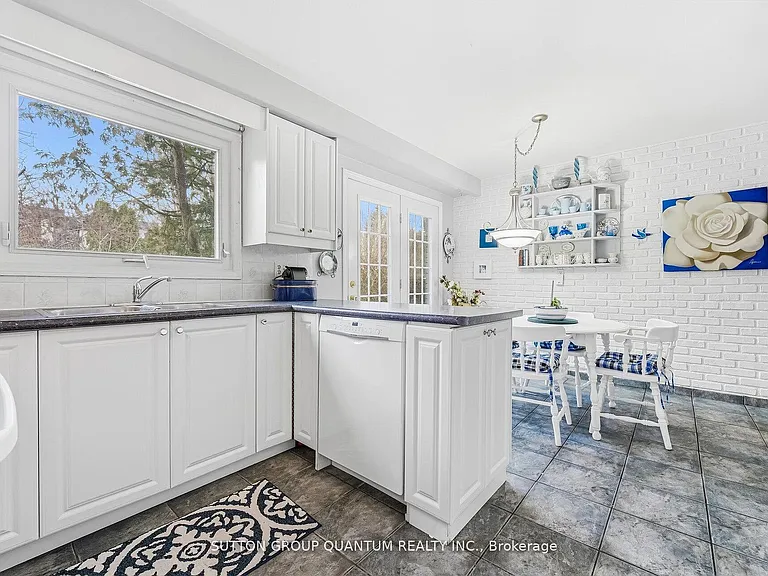 1511 Ifield Rd — Photo 13