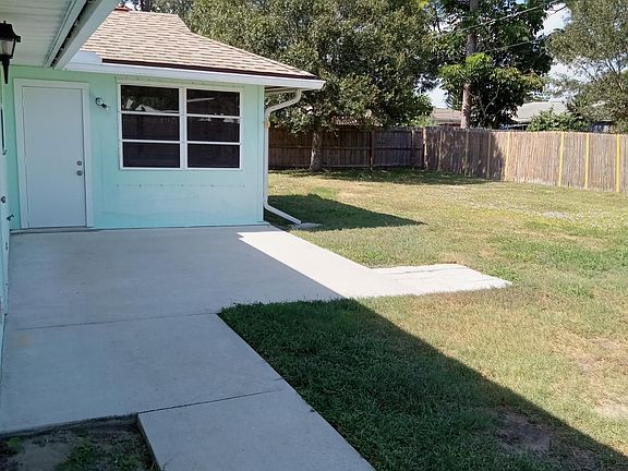 2nd image of 104 Harris Dr