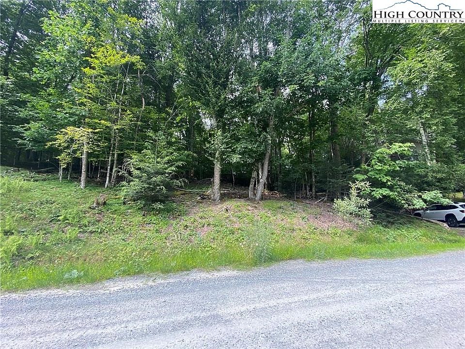 2nd image of 221 Greenbriar Road