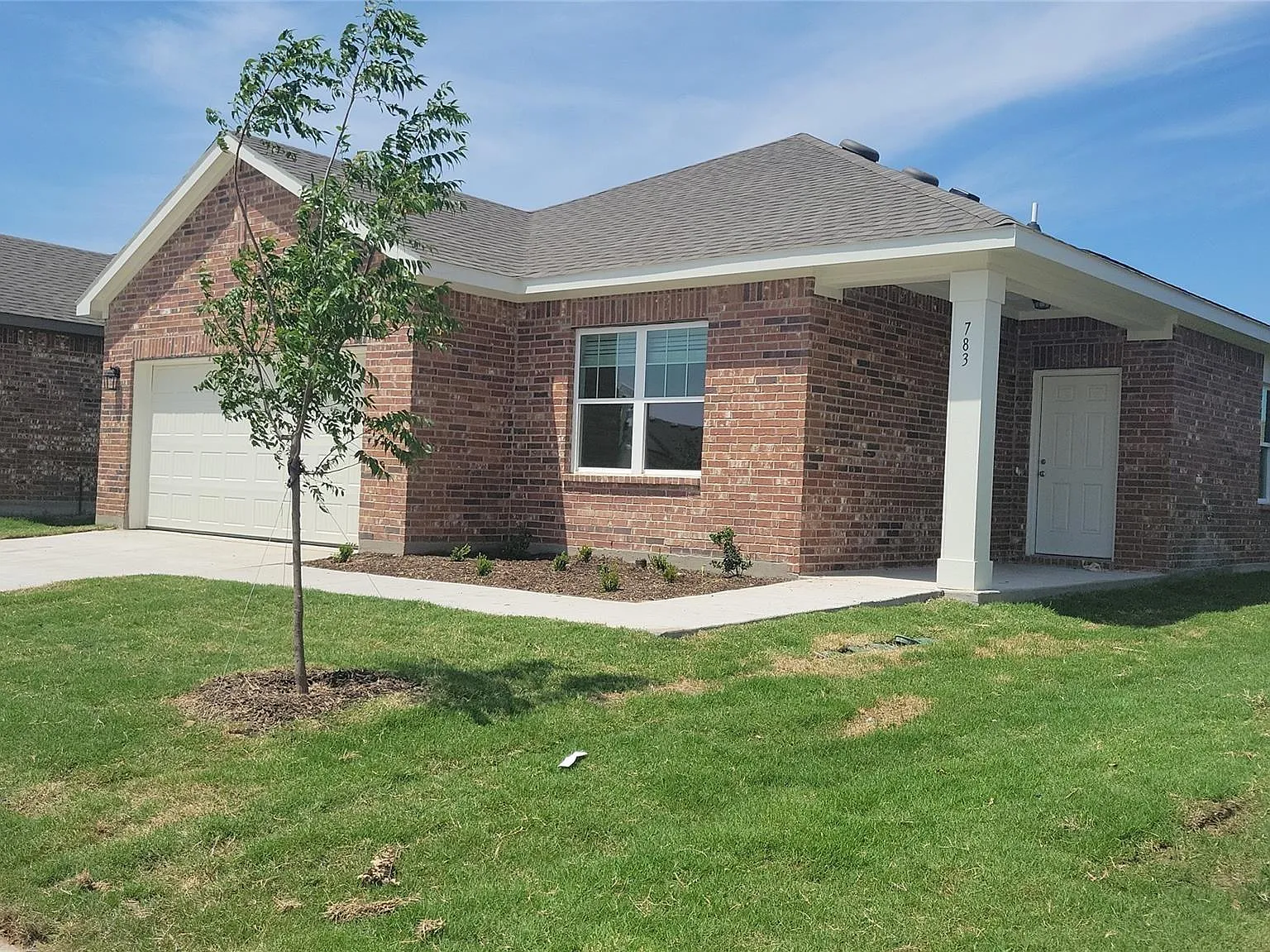 3 bed, 1459 sqft, $2,049 — Photo 2