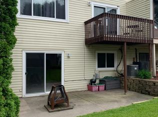 6110 Creek View Rdg, Minnetonka, MN 55345