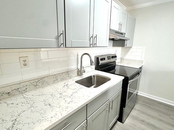5th image of 112-120 Strawberry Hill Ave #00e50ba67