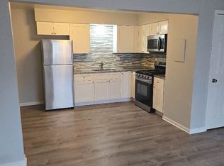 446 N Ardmore Ave APT 2A, Villa Park, IL 60181