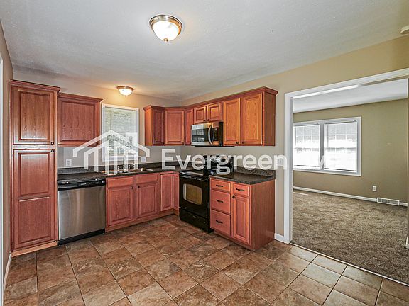 4th image of 16102 Speaker Ave