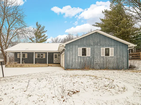 38W728 Sunset Dr, St Charles, IL 60175