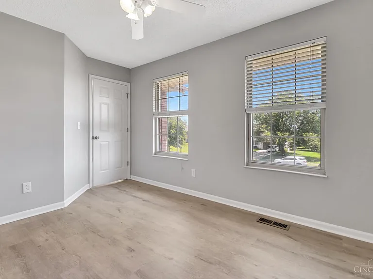 6817 Raven Ct — Photo 15