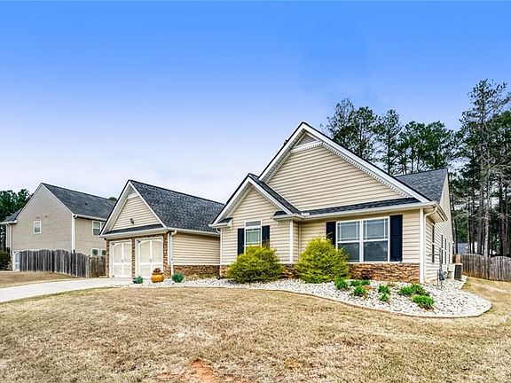 2nd image of 733 Sycamore Dr