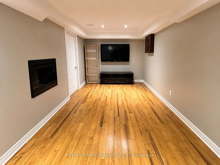 22 Bartley Cres — Photo 18