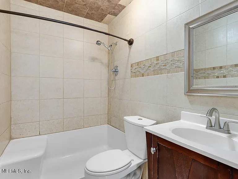3811 Autumn Leaf Ct — Photo 14