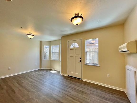 5th image of 160 Valley Oak Dr #160A