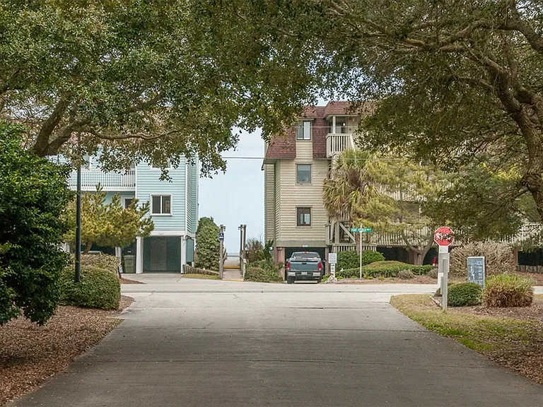 2302A Surfrider Cir — Photo 26