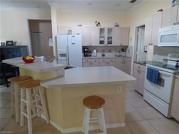 2nd image of 7888 Sandel Wood Cir W