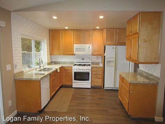 3rd image of 10326 Red Cedar Pl