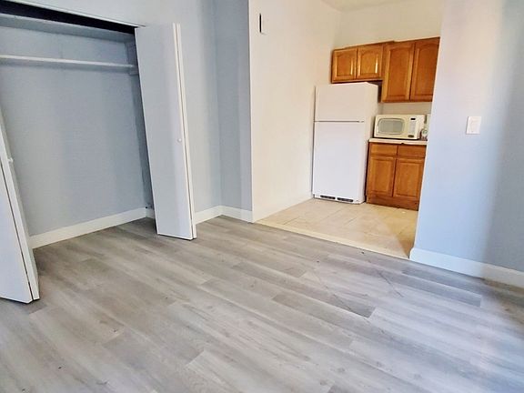 5th image of 21-68 35th St #1EE