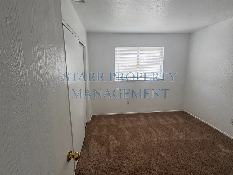 161-163-165 Adobe Ct — Photo 7