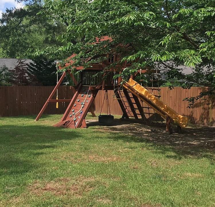 2nd image of 7416 Hammersley Rd