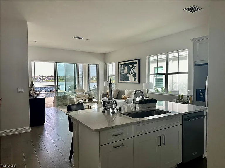 9179 Cayman Dr — Photo 6