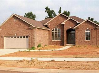 118 Piedmont Dr, Vine Grove, KY 40175