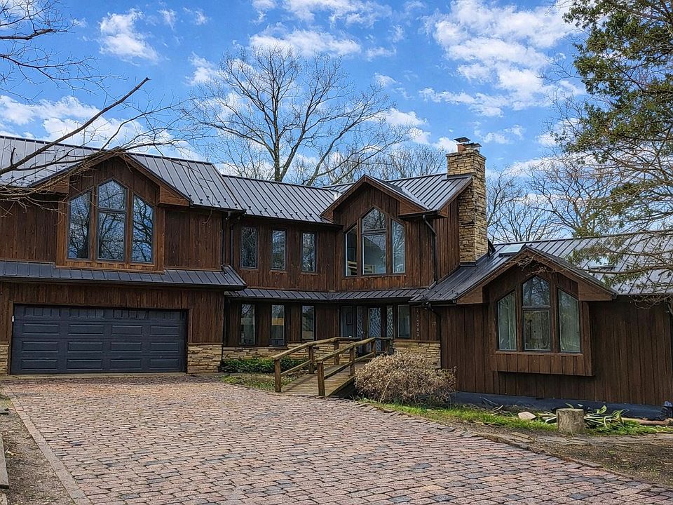 1st image of 21W262 Crescent Blvd