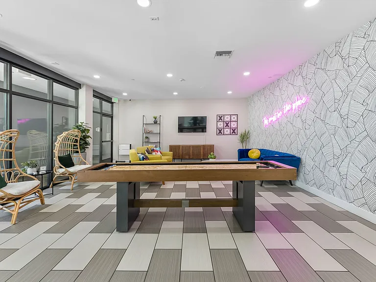 Axis 2300 Apartments — Photo 18