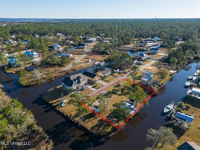 Shark St, Bay Saint Louis, MS, 39520