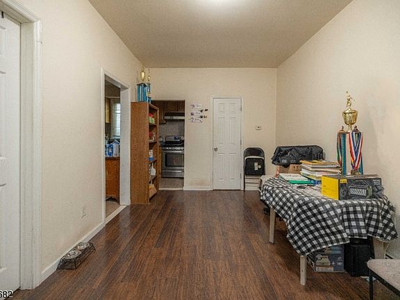 3rd image of 333 Magnolia Ave