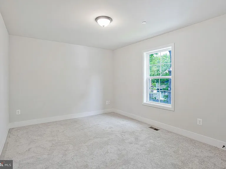 1316 Juniper St — Photo 27
