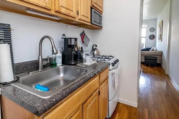 Rented by Red Sparrow Realty Group | media 8