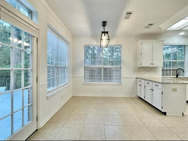 8 Greentwig Pl — Photo 18