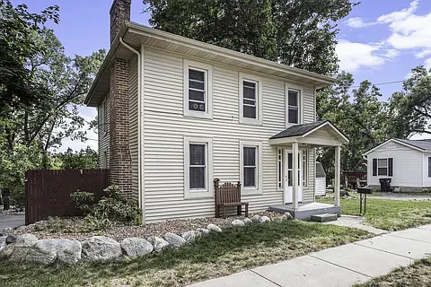 4 bed, 1100 sqft, $2,100 — Photo 4