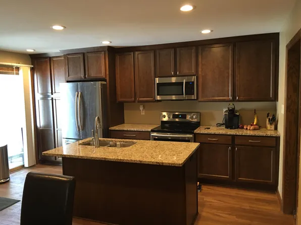 16555 Dane Ct E, Brookfield, WI 53005