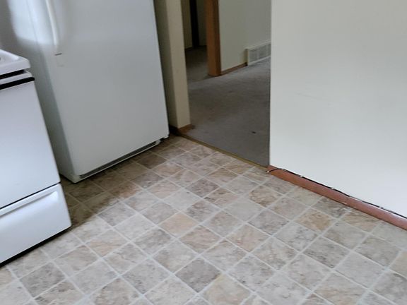3rd image of 6640 Maywood Ave #B