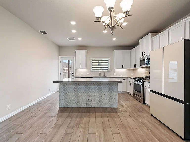 2058 Egret Ave — Photo 15