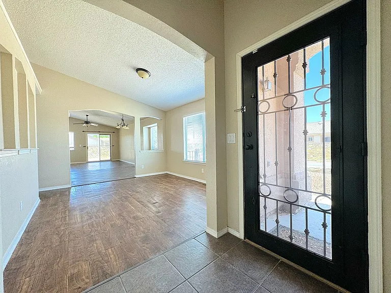 12981 Alfredo Apodaca — Photo 2