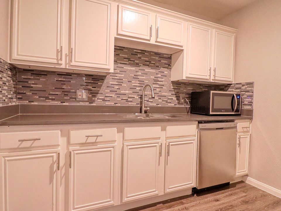 1st image of 2221 Bowie Dr #4