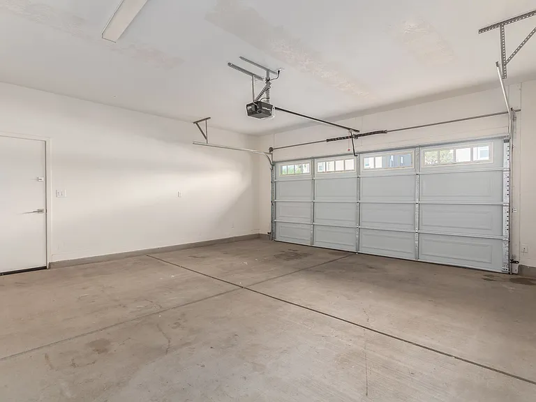 Medina Court — Photo 16