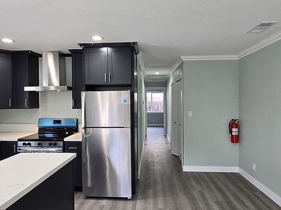 2nd image of 1640 Marsh St Unit 2