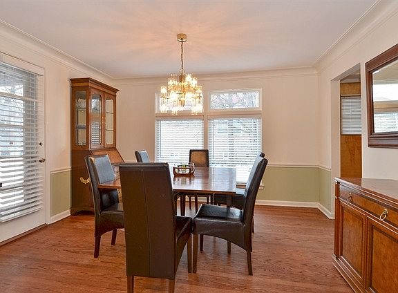 4th image of 8701 Hamlin Ave