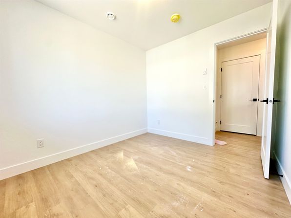 2 bedroom rental in Burnaby — photo 23