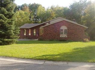 372 Wilshire Ct, Valparaiso, IN 46385