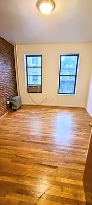 Rented by United Realty Equities | media 1