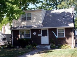 35 Belvin Ct, Bergenfield, NJ 07621
