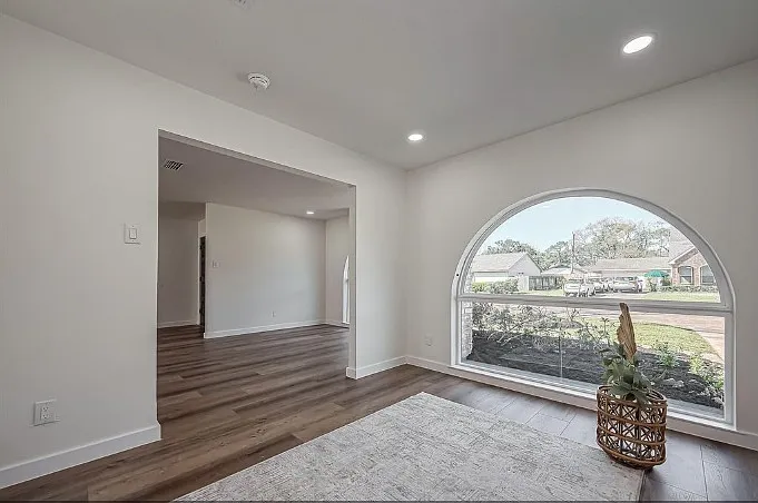 2306 Parana Dr — Photo 7