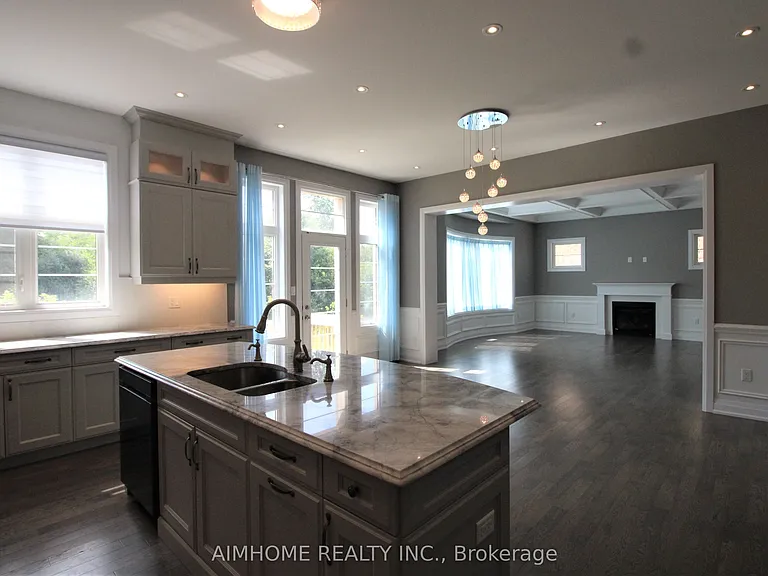 151 Bridgepointe Ct — Photo 7