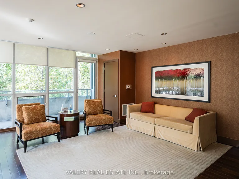 1055 Southdown Rd #201 — Photo 25