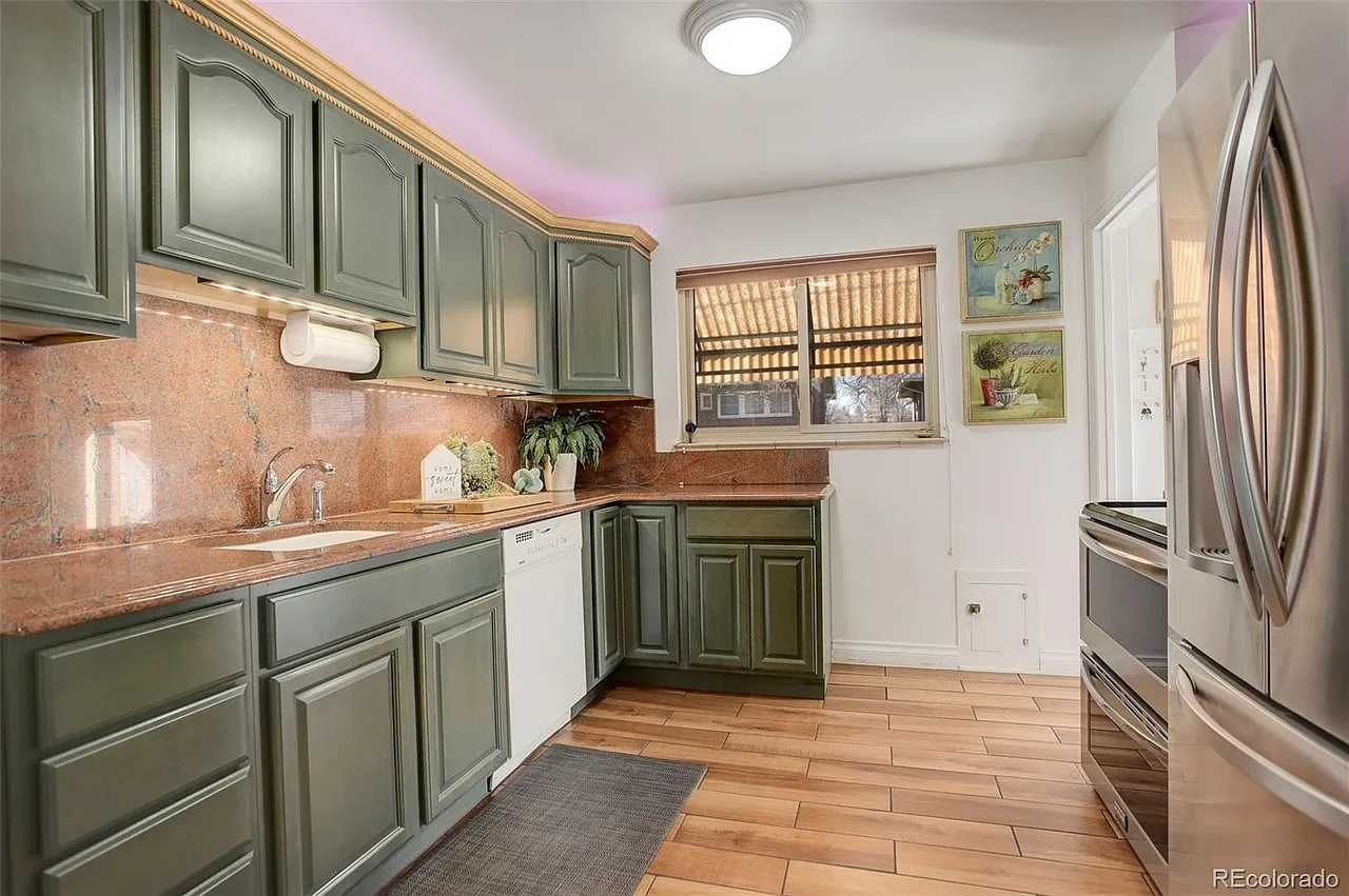 3 bed, 1800 sqft, $3,800 — Photo 2