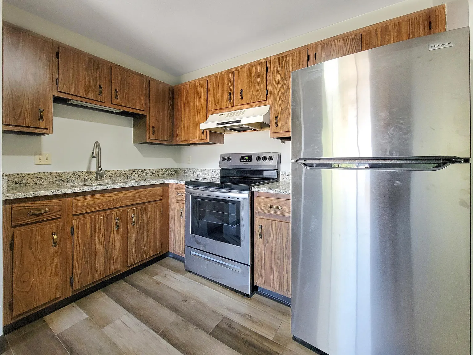 2 bed, 759 sqft, $1,295 — Photo 4
