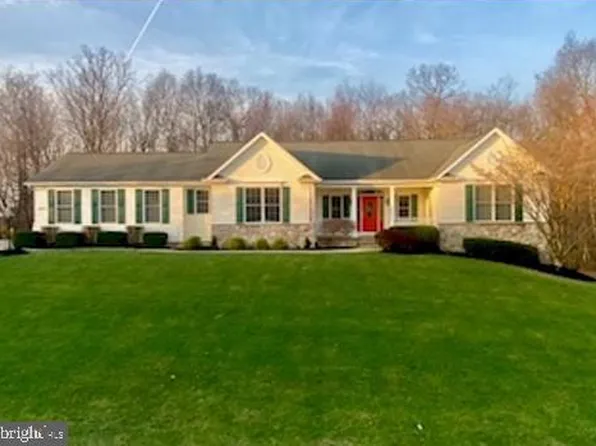 2415 Shawnee Dr, Finksburg, MD 21048