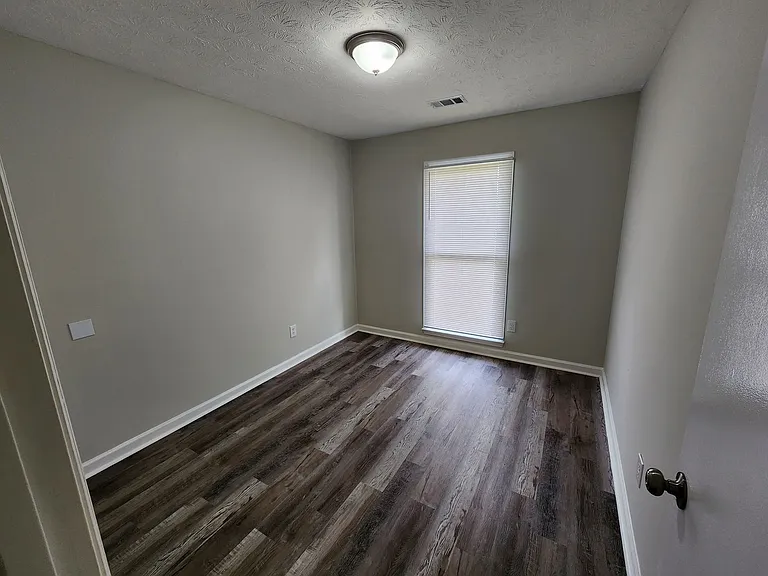 3034 Lansing Ave — Photo 6